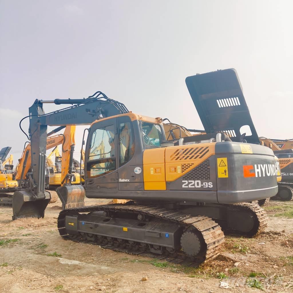 Hyundai R220LC-9S Roomikekskavaatorid