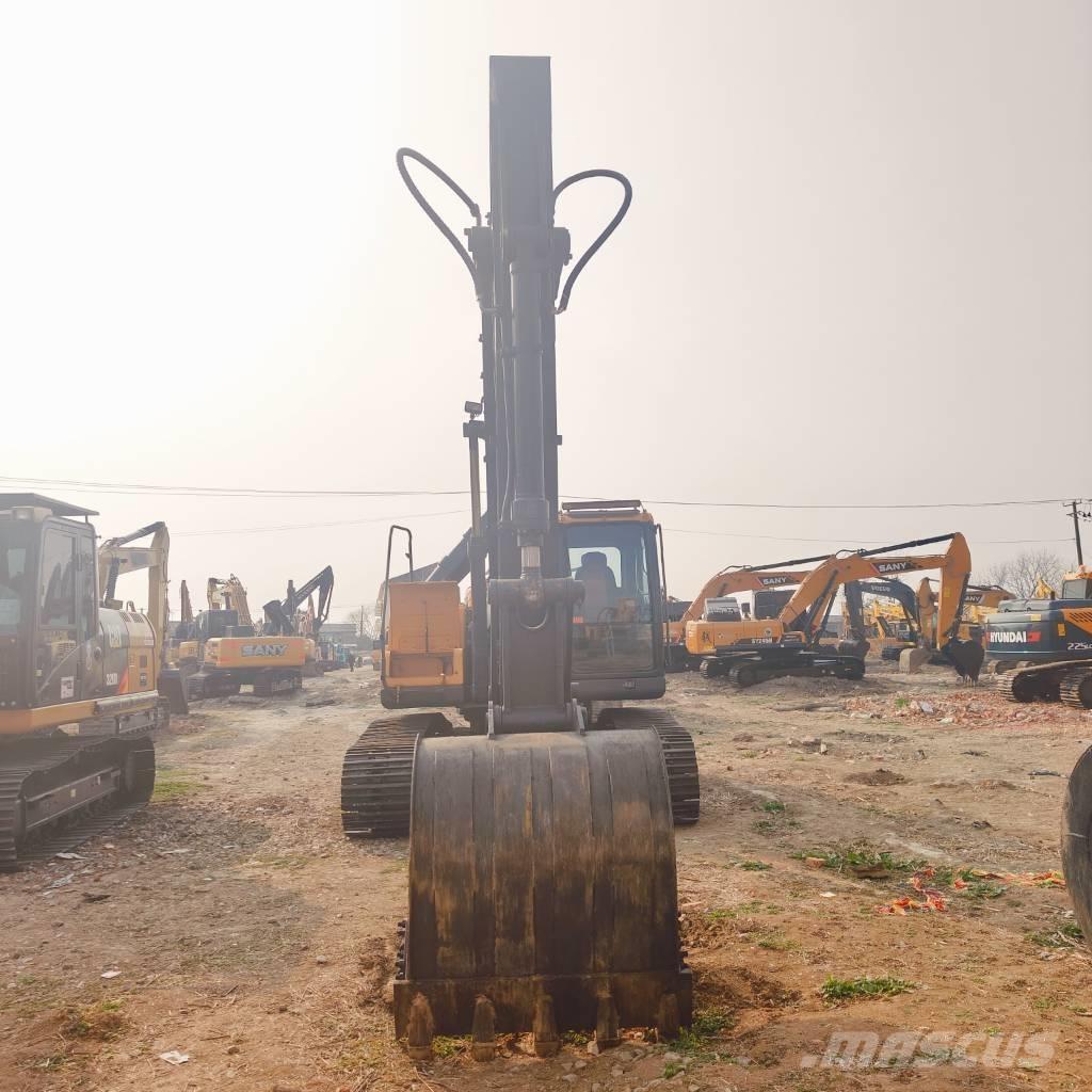 Hyundai R220LC-9S Roomikekskavaatorid