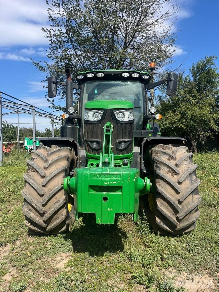 John Deere 6R 215 Traktorid