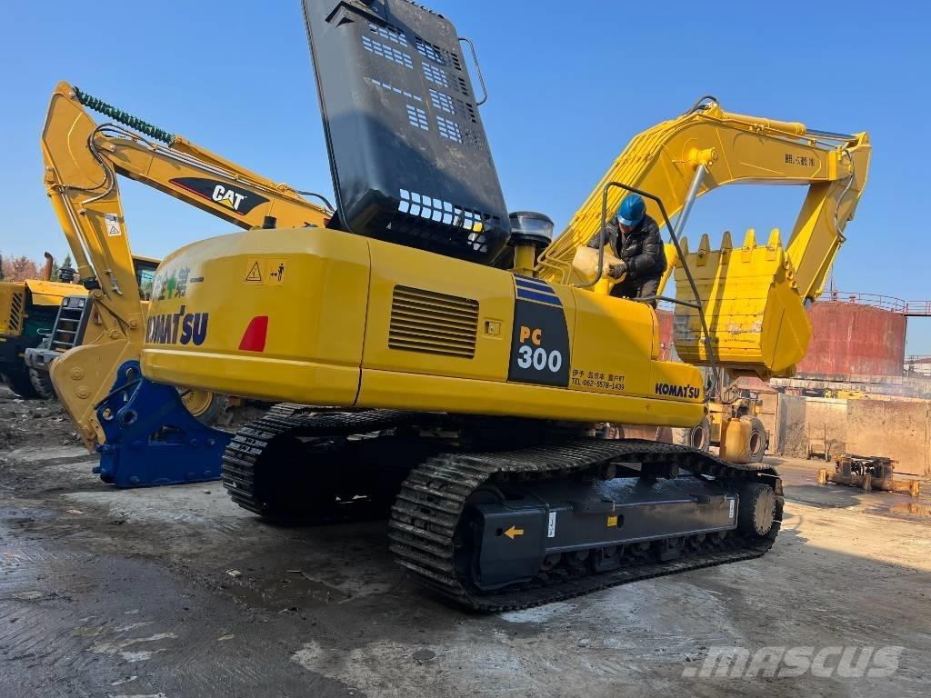 Komatsu PC 300-7 Roomikekskavaatorid