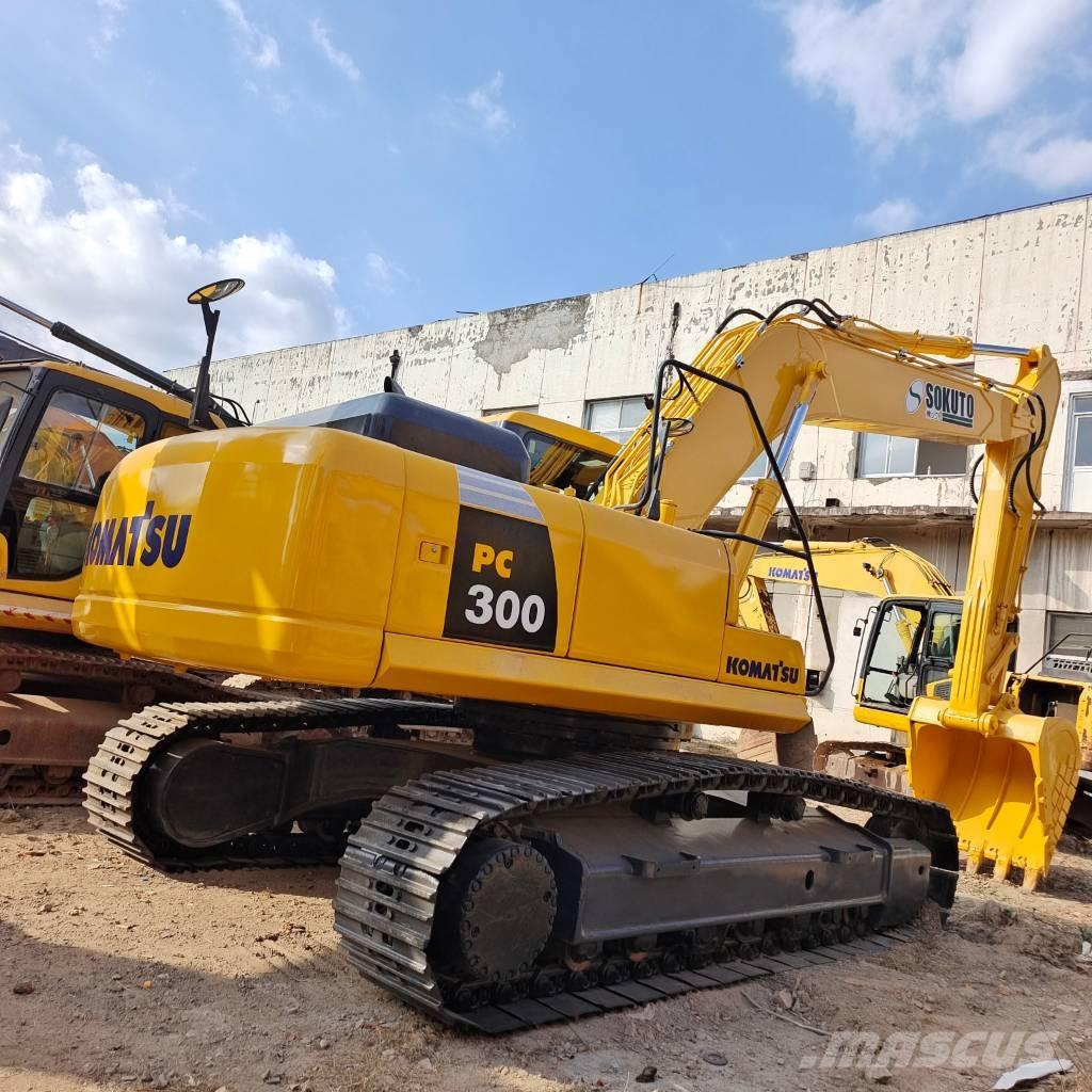 Komatsu PC 300-7 Roomikekskavaatorid