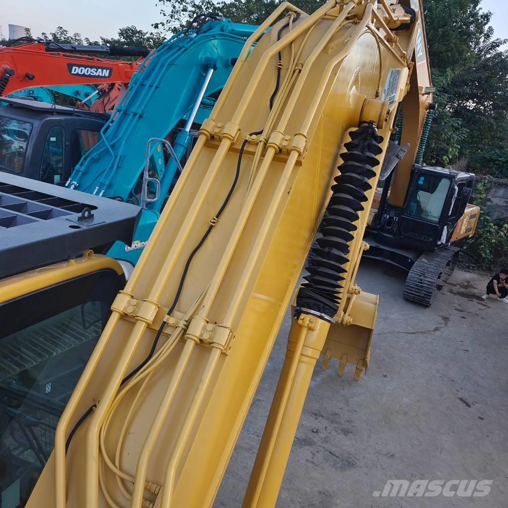 Komatsu PC 200-8 Roomikekskavaatorid