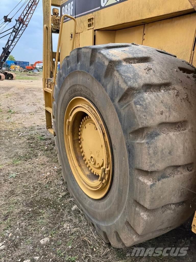 CAT 988F Rataslaadurid