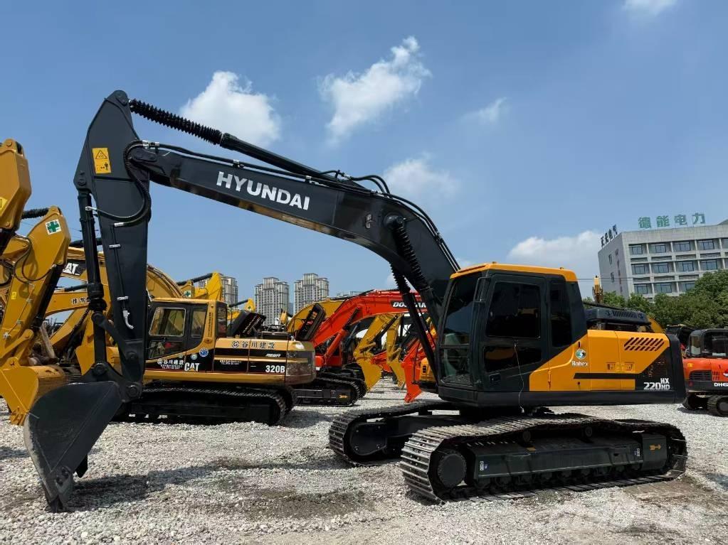 Hyundai 220HD Roomikekskavaatorid