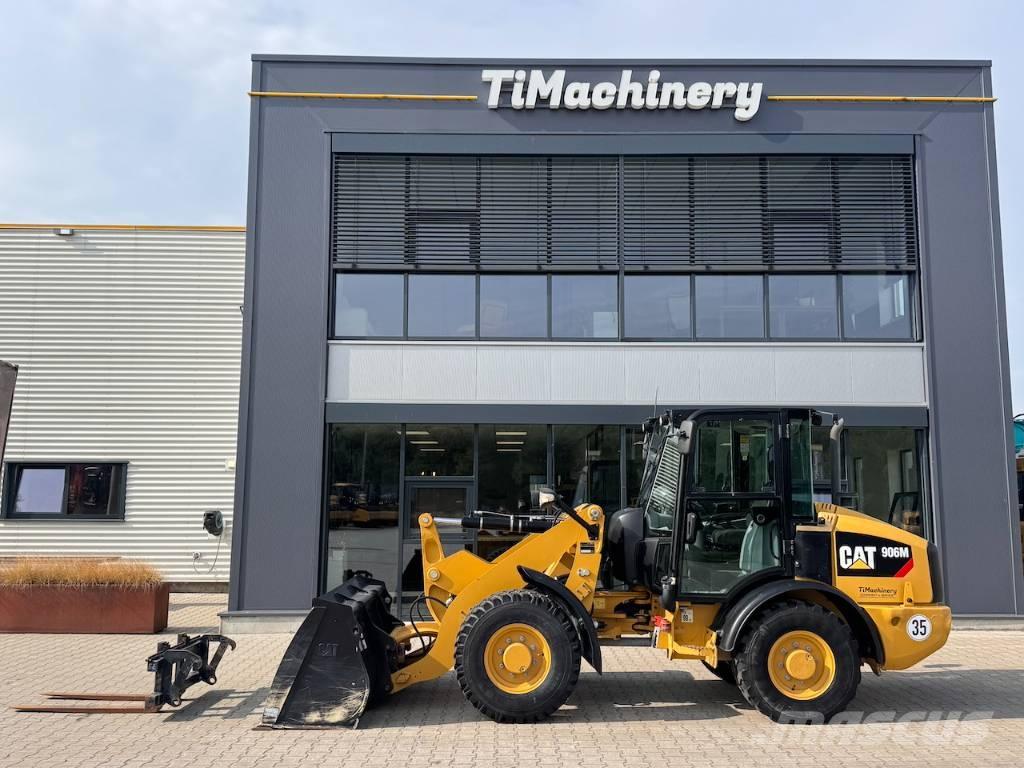 CAT 906M Rataslaadurid