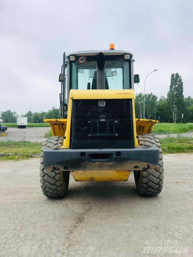 New Holland W 110 B Rataslaadurid