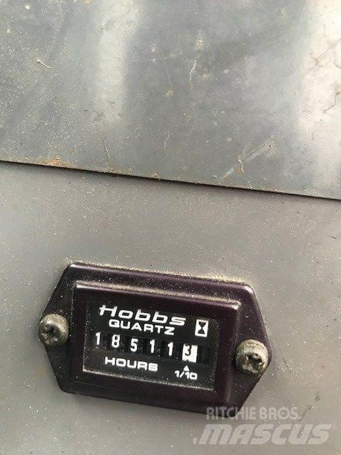 Kobelco CKE 800 Roomikkraanad