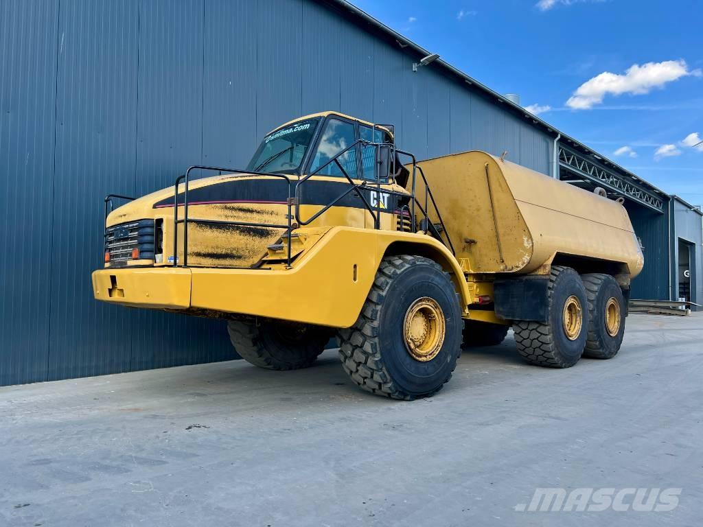 CAT 740 Water Truck Veepaagiga autod