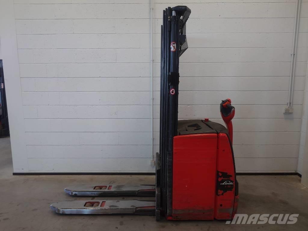 Linde L16/1173 Järelkäidavad virnastajad
