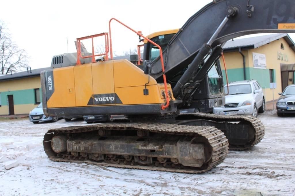 Volvo EC 220 E Roomikekskavaatorid