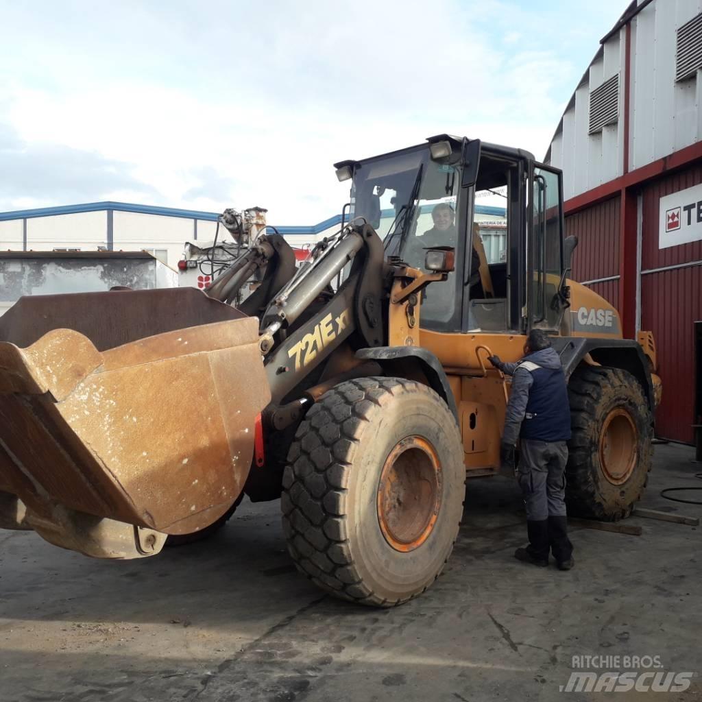 CASE 721 E XT Rataslaadurid