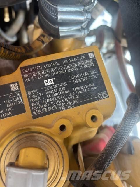 CAT 906 Rataslaadurid