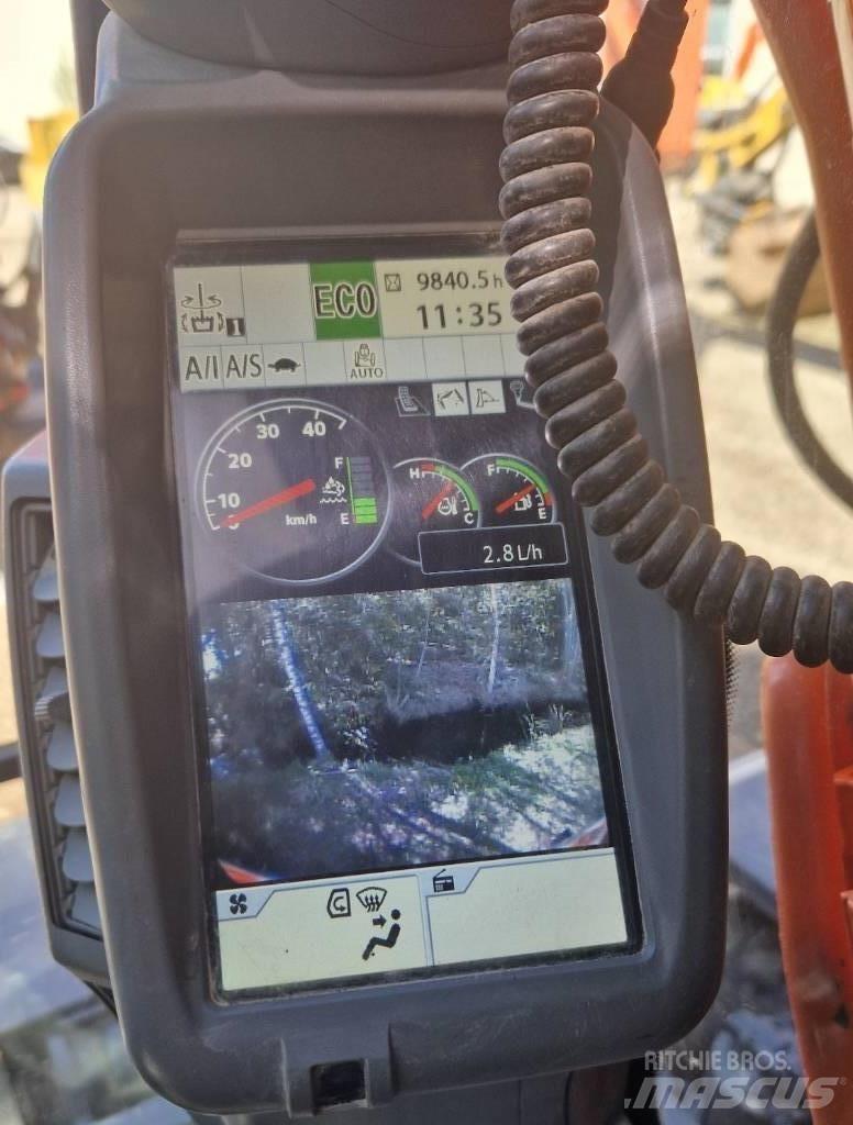 Hitachi ZX 140 W-6 Ratasekskavaatorid