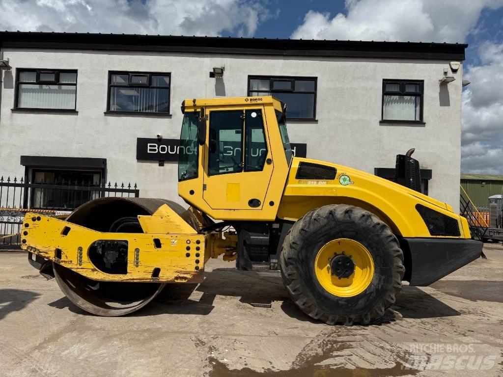 Bomag 213 DH-4i Ühe trumliga rullid