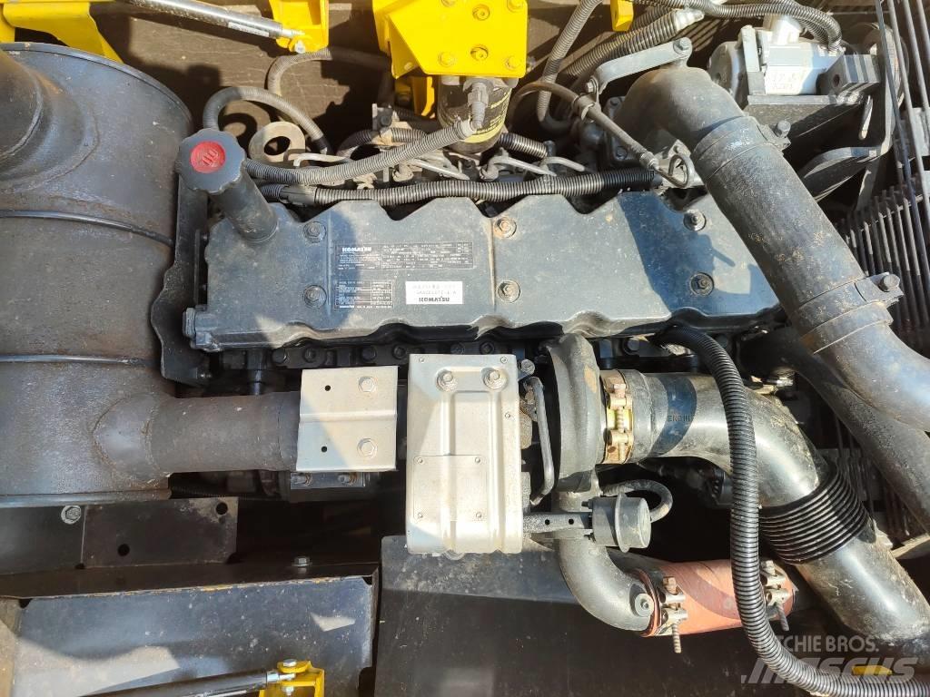 Komatsu PC 220 LC Roomikekskavaatorid