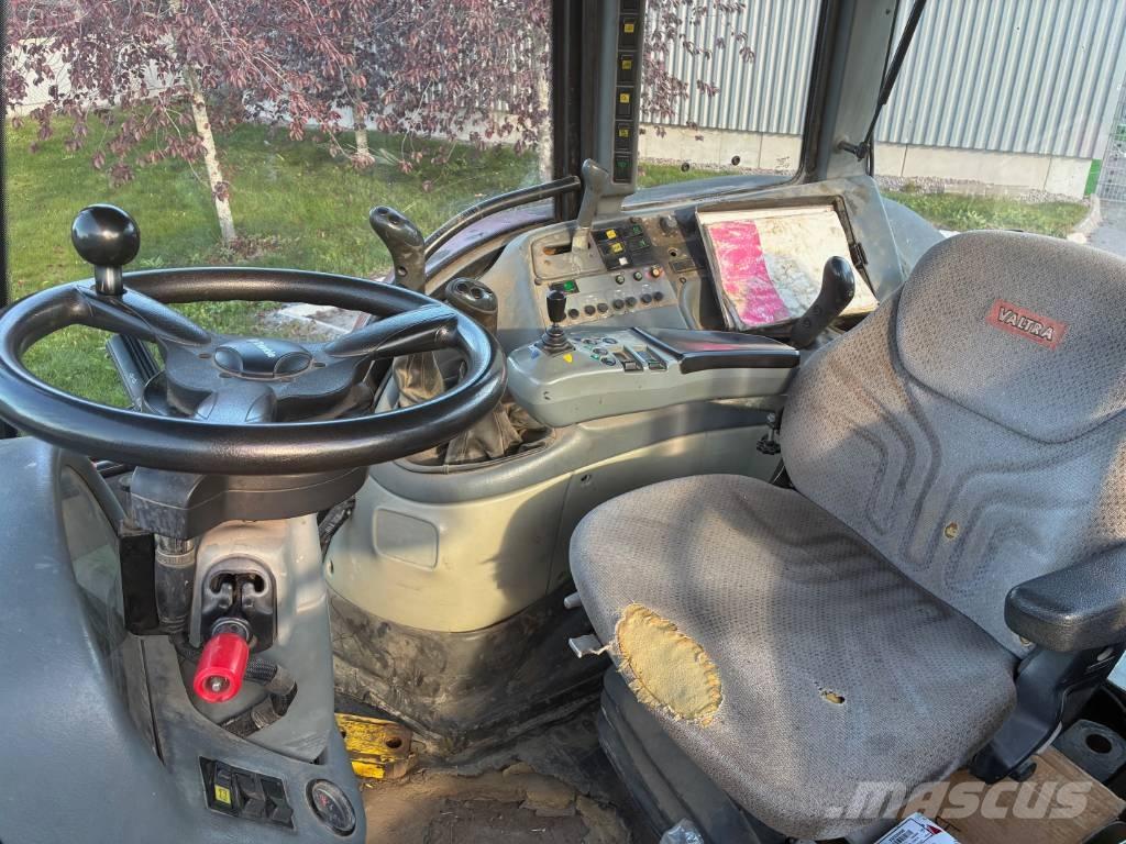 Valtra Traktor T 140 Traktorid