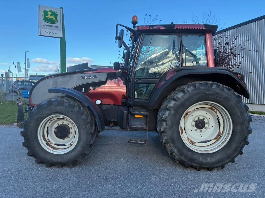 Valtra Traktor T 140 Traktorid