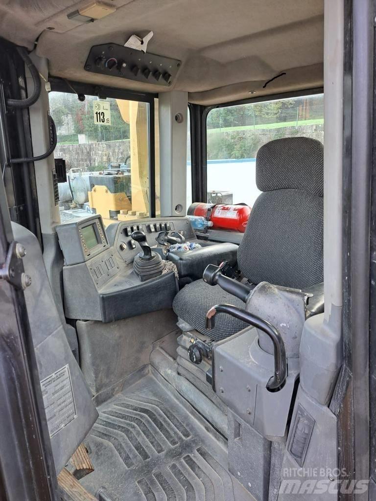 CAT D 8 T Buldooserid
