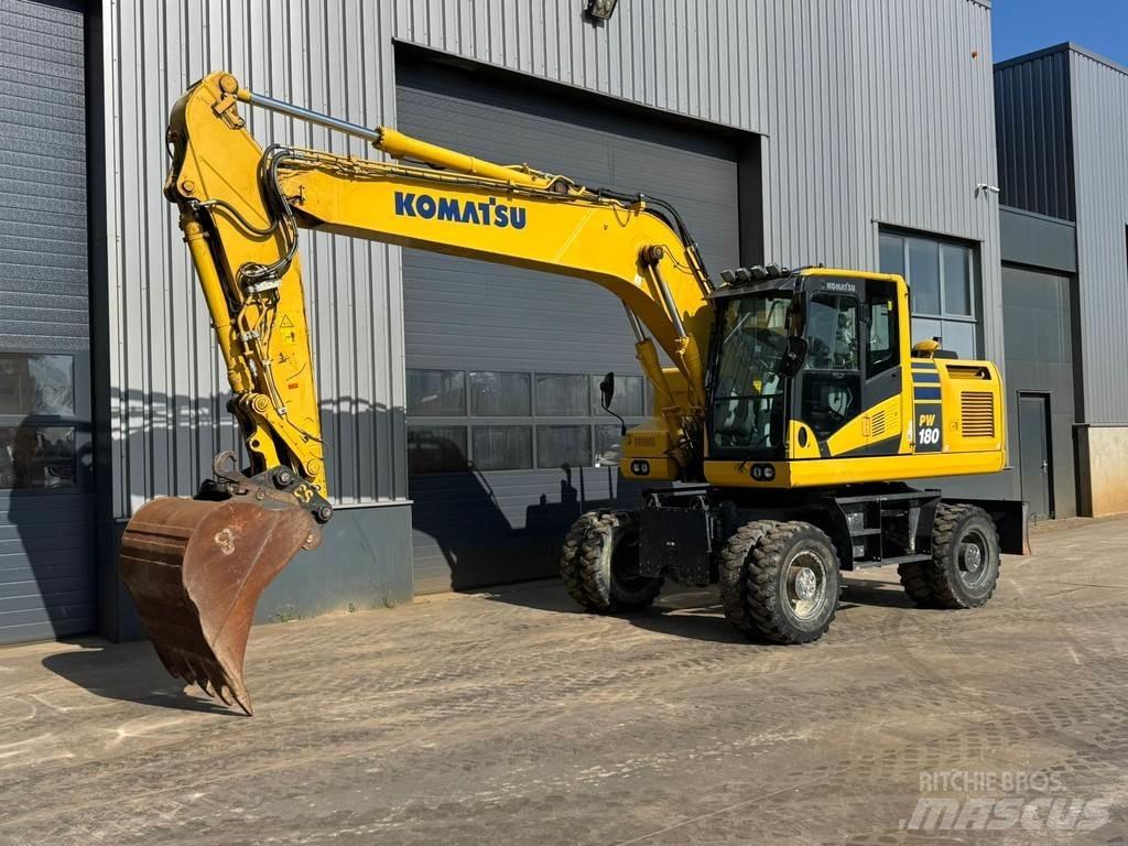 Komatsu PW180-11 Ratasekskavaatorid