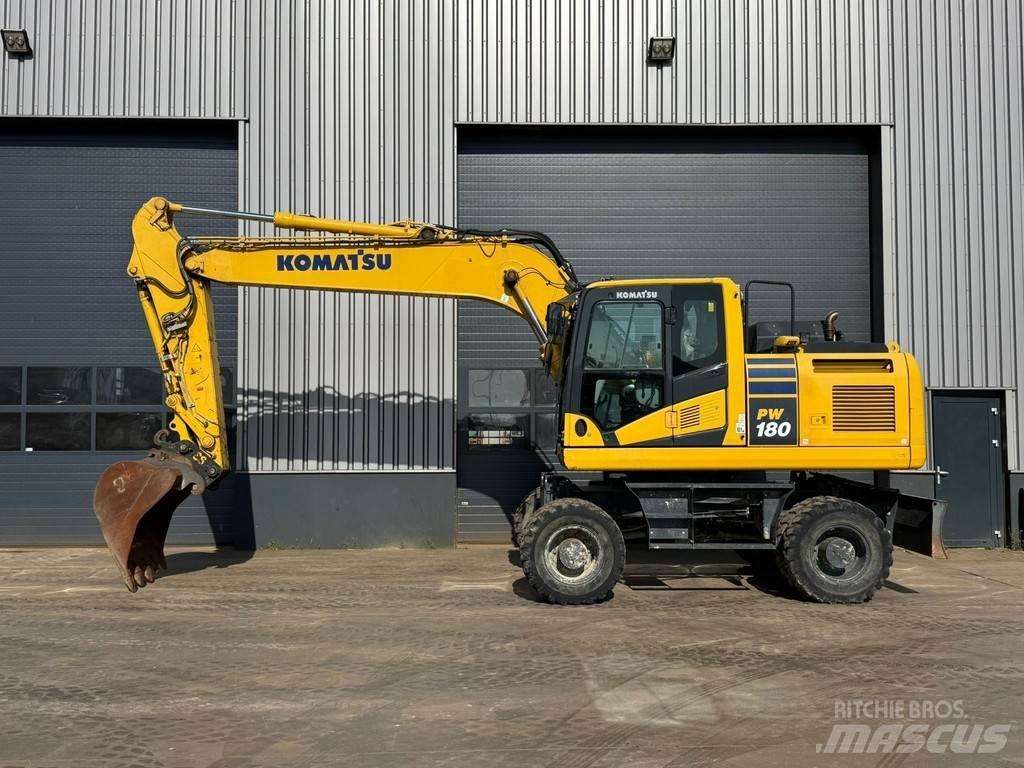 Komatsu PW180-11 Ratasekskavaatorid
