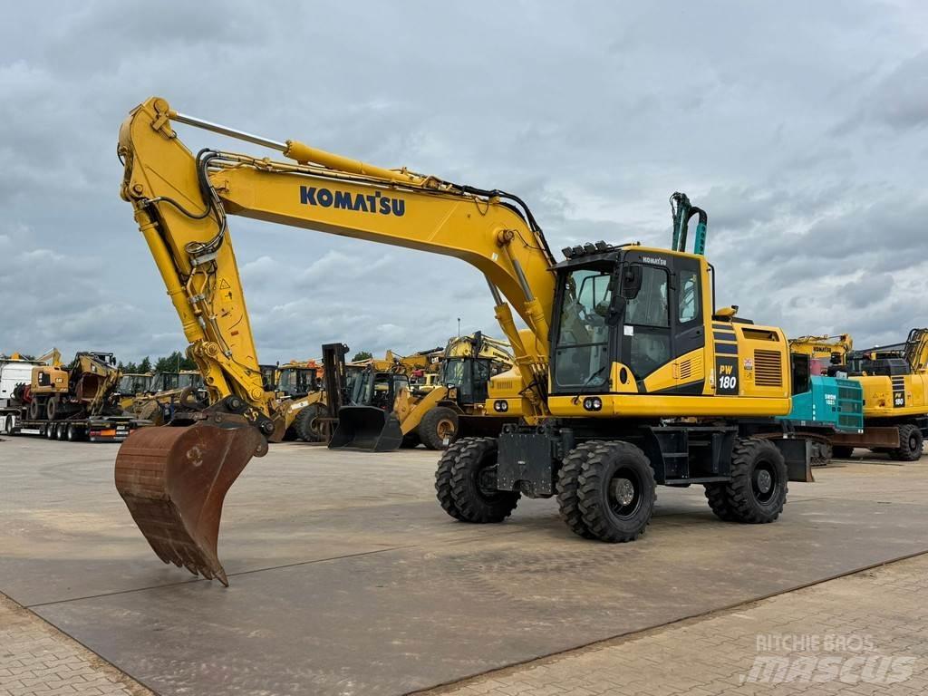 Komatsu PW180-11 Ratasekskavaatorid
