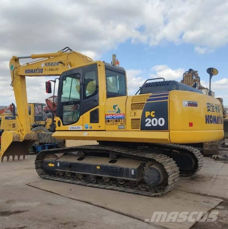 Komatsu PC 200-8 Roomikekskavaatorid
