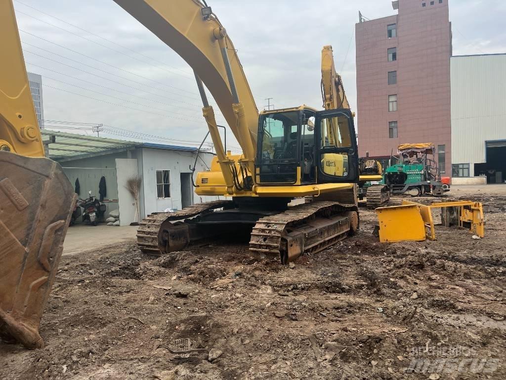 Komatsu PC450-8 Roomikekskavaatorid