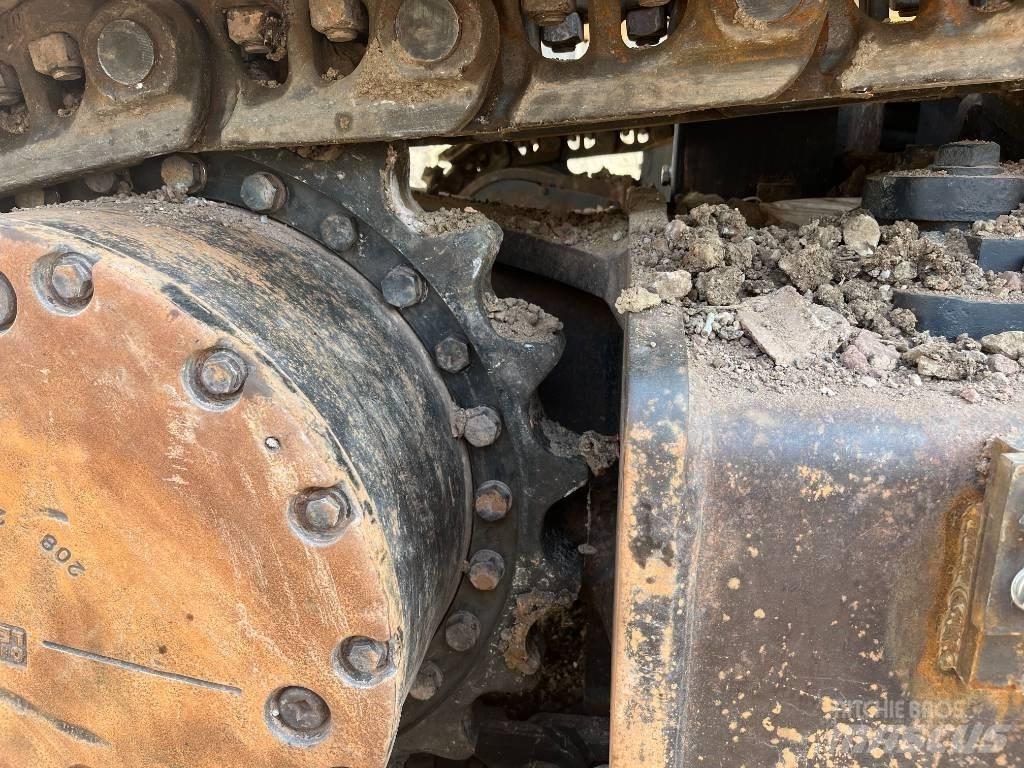 Komatsu PC450-8 Roomikekskavaatorid