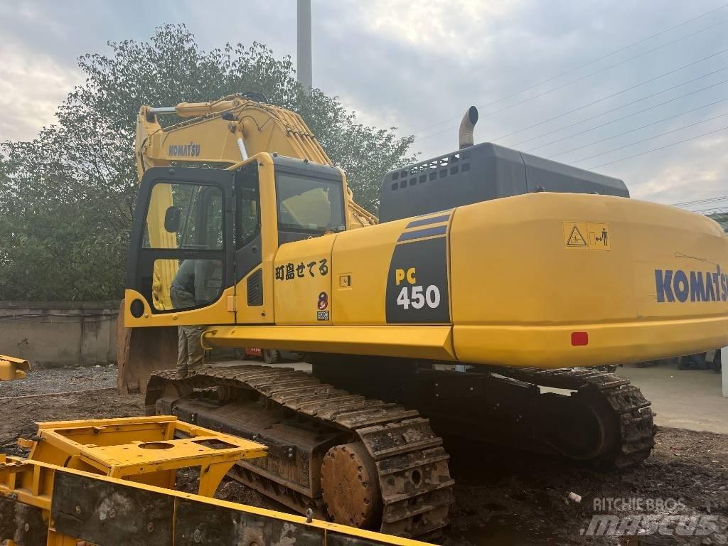 Komatsu PC450-8 Roomikekskavaatorid