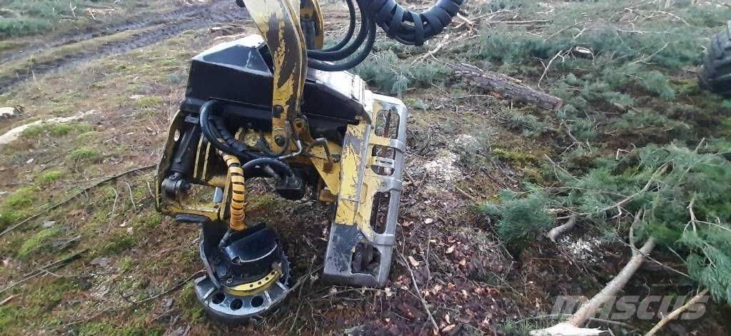 John Deere 1270 E Harvesterid