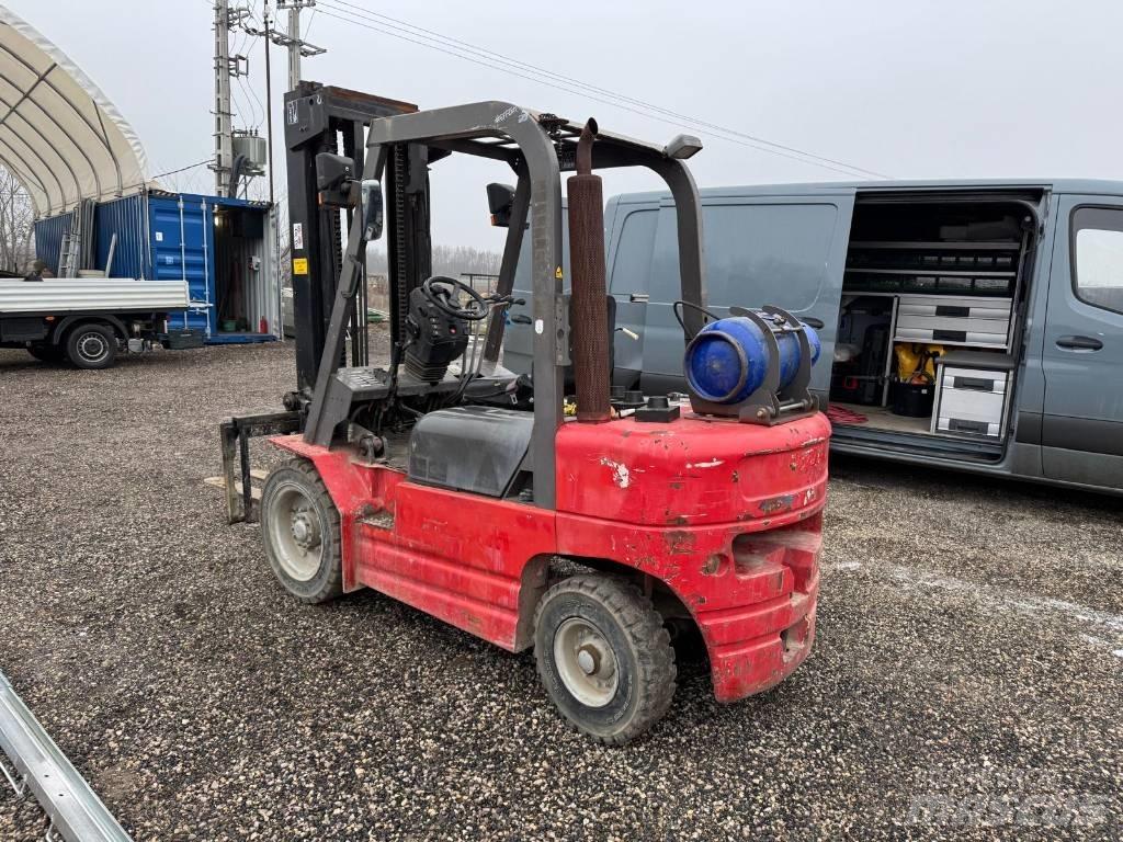 Manitou CG 30 P Gaasitõstukid