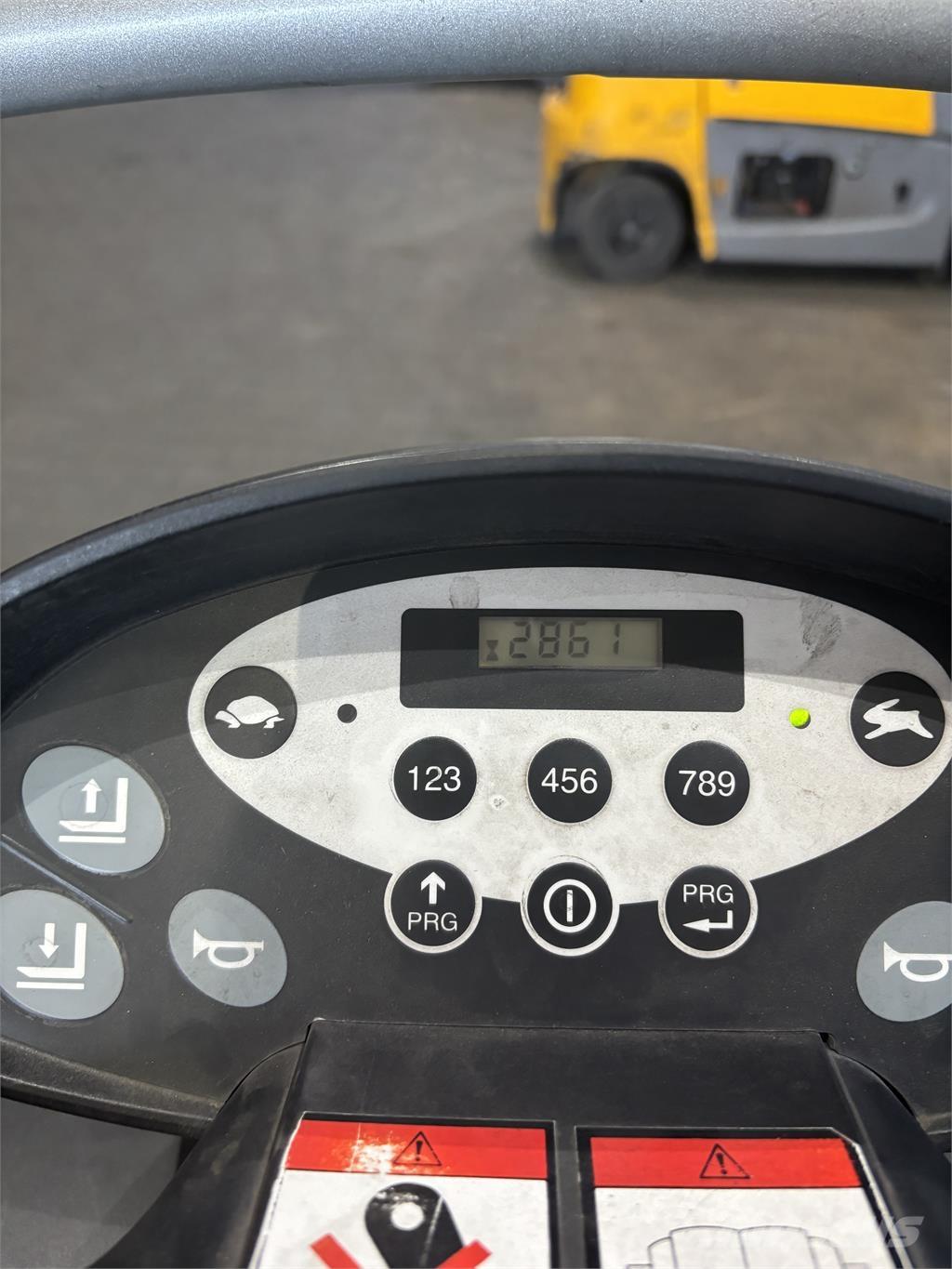 Still EXU-S22 Järelkäidavad virnastajad