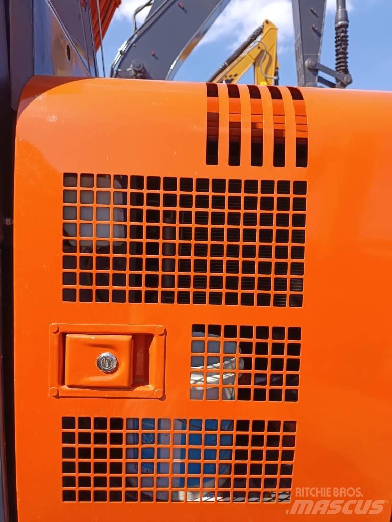 Hitachi ZX 75 Väikeekskavaatorid 7t-12t