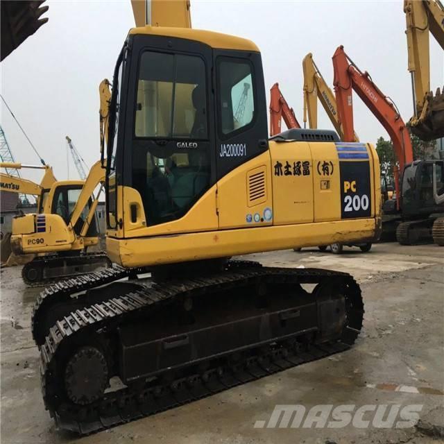 Komatsu PC 200-7 Roomikekskavaatorid