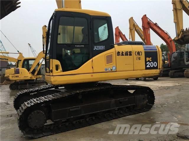 Komatsu PC 200-7 Roomikekskavaatorid