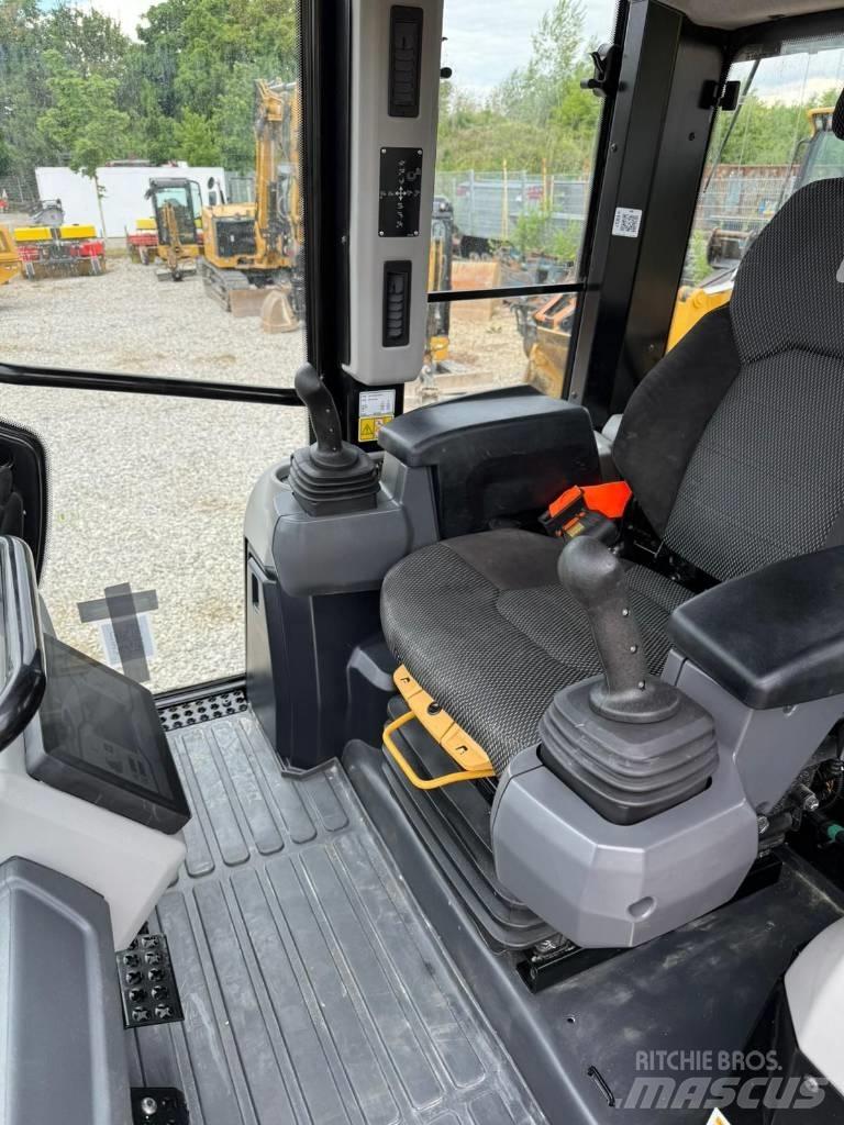 CAT 953-12 Roomiklaadurid