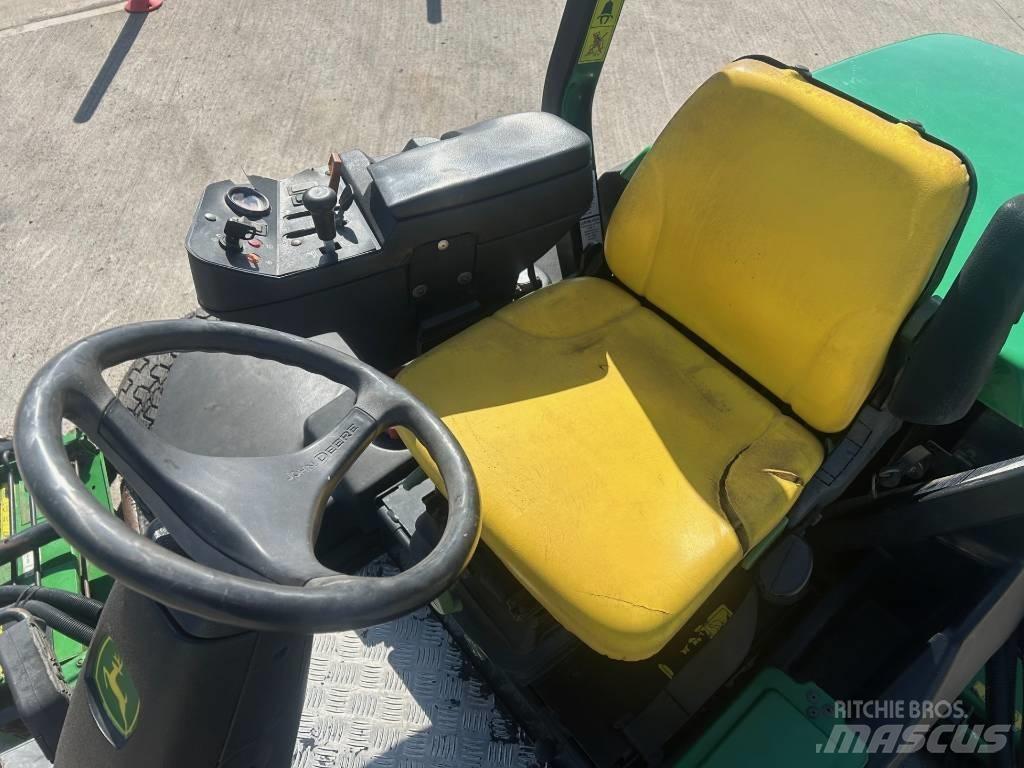 John Deere 3235C Fairway niidukid