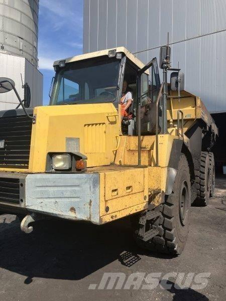 Komatsu HM 400-1 Liigendraamiga pinnaseveokid