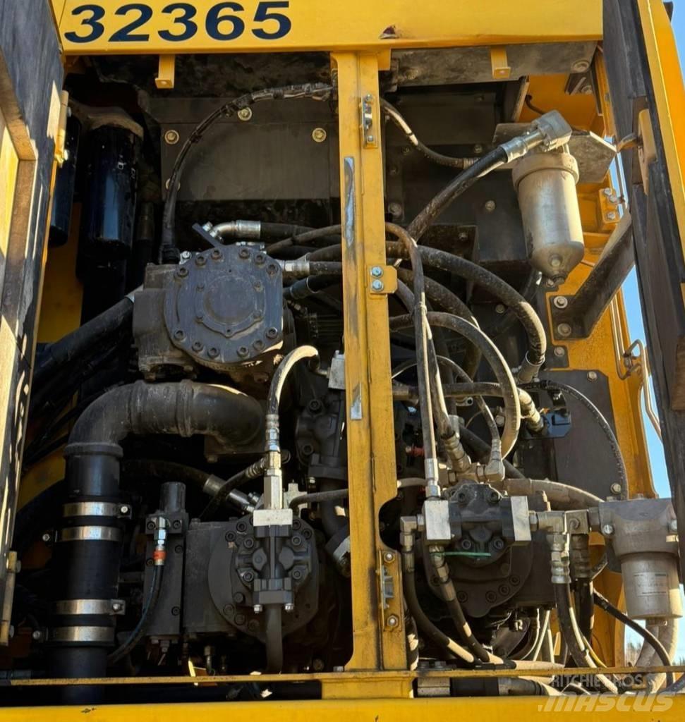 Komatsu PC 1250 -11EO Roomikekskavaatorid