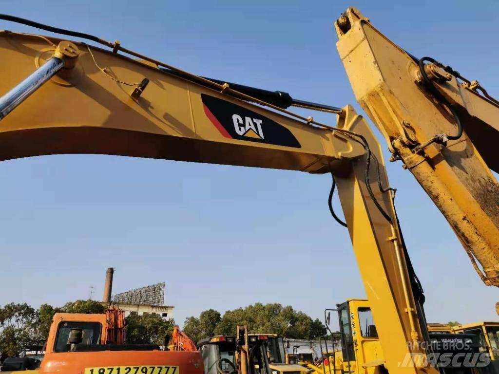 CAT 330 D Roomikekskavaatorid