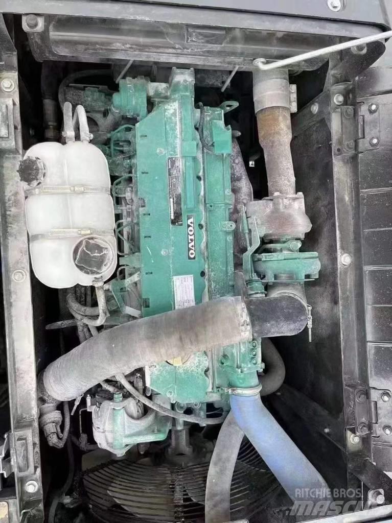 Volvo EC 240 Roomikekskavaatorid