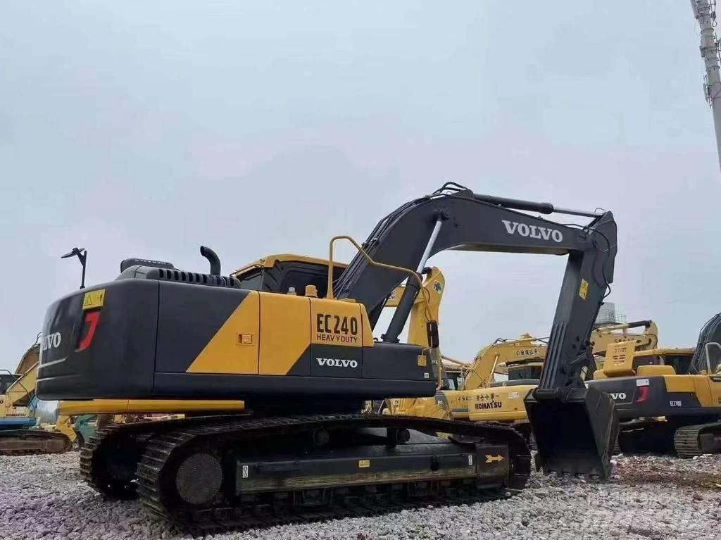 Volvo EC 240 Roomikekskavaatorid