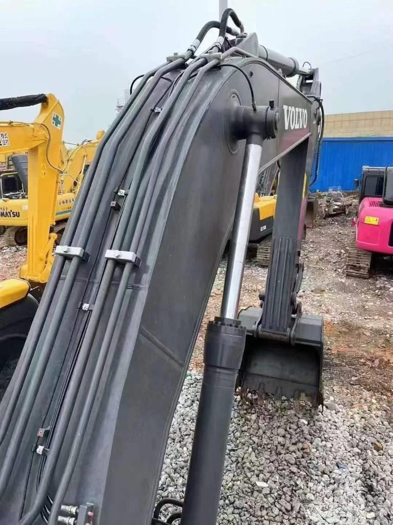 Volvo EC 240 Roomikekskavaatorid