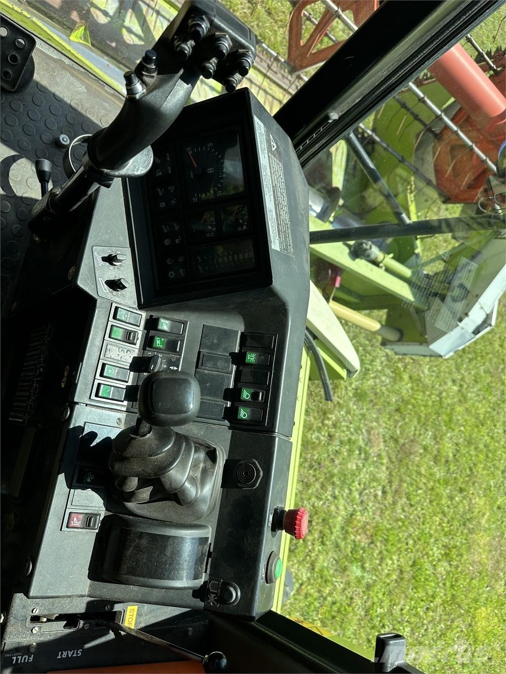 CLAAS Mega 208 Teraviljakombainid