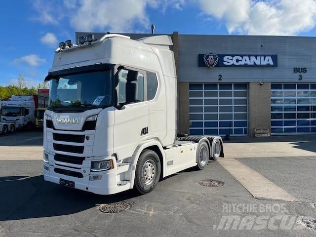 Scania R 590 Sadulveokid
