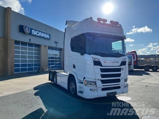 Scania R 590 Sadulveokid