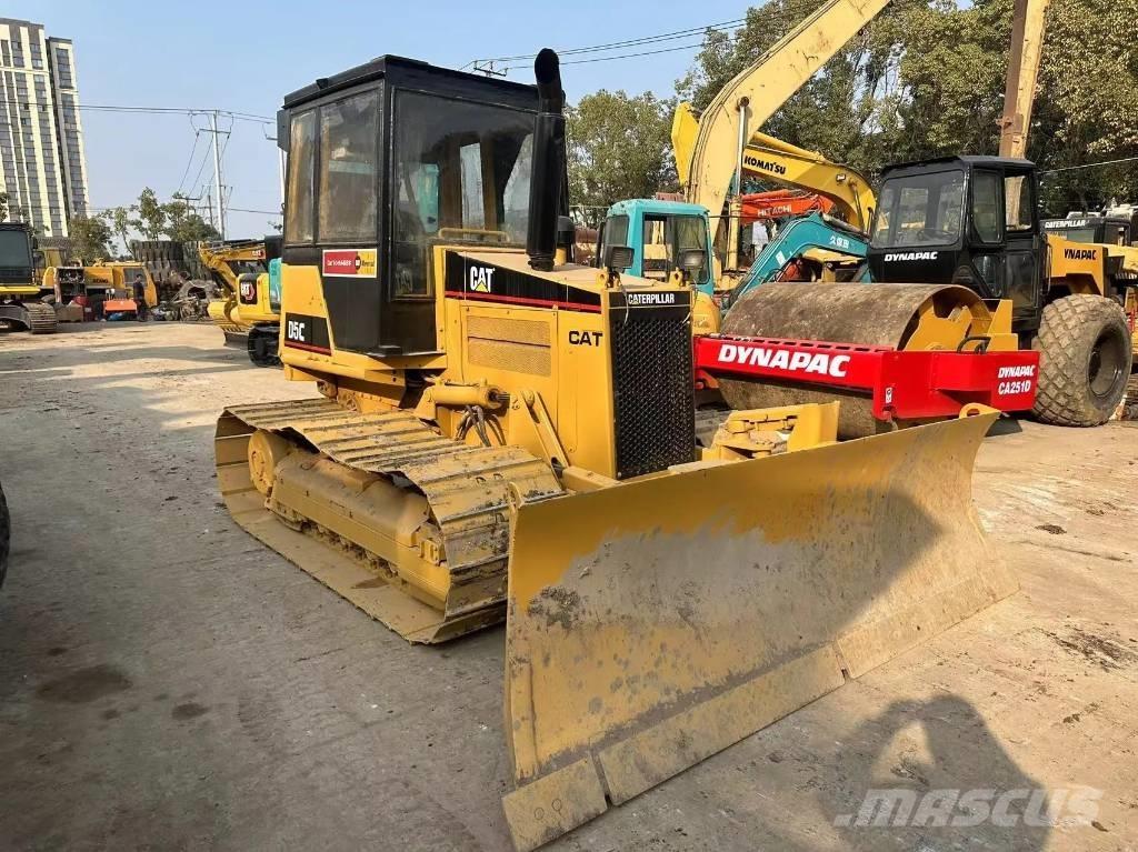 CAT D 5 C Buldooserid