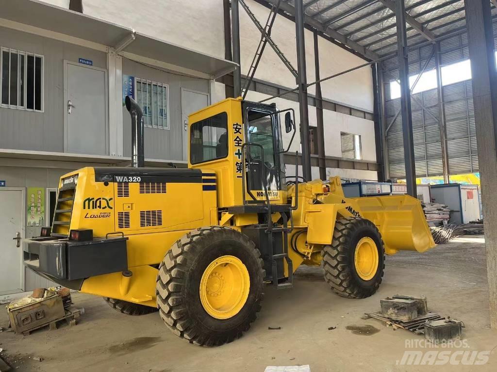 Komatsu WA 320-3 Rataslaadurid