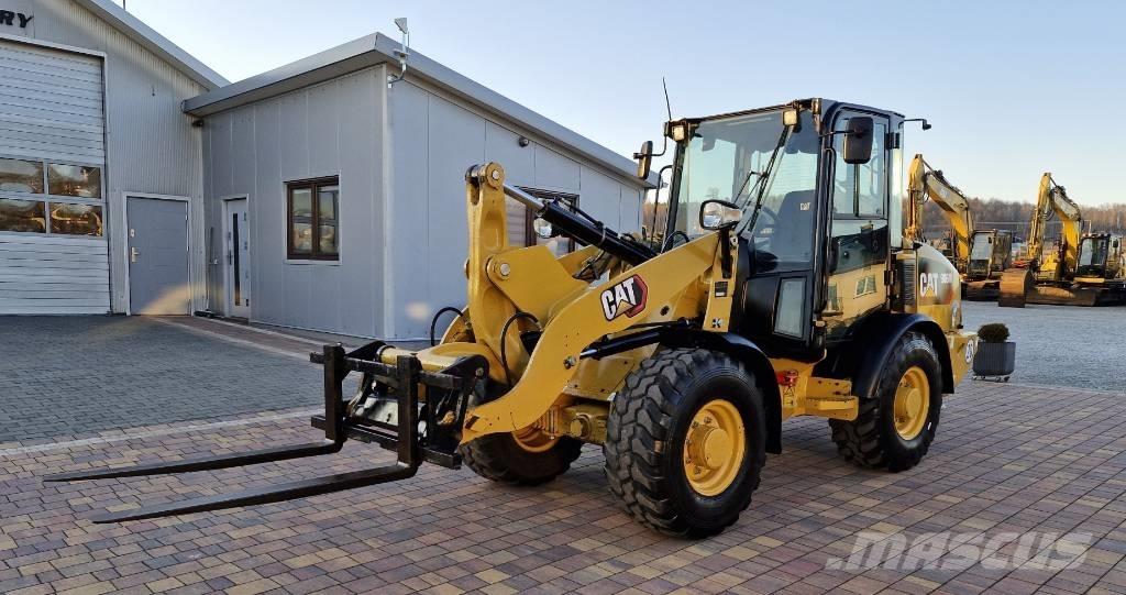 CAT 906 M Rataslaadurid