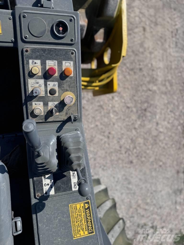 Bomag BW 211 P D-3 Ühe trumliga rullid